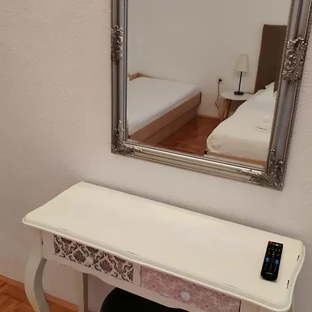 S1 S4 *